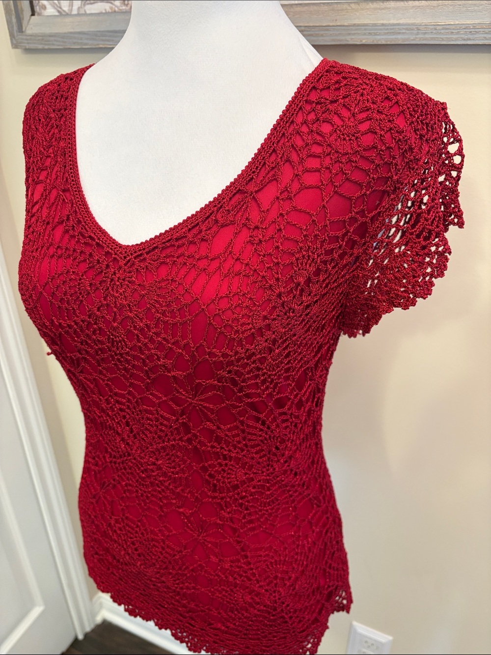 Dress barn Women’s Crochet Top - Red sparkly Medium - Picture 3 of 13
